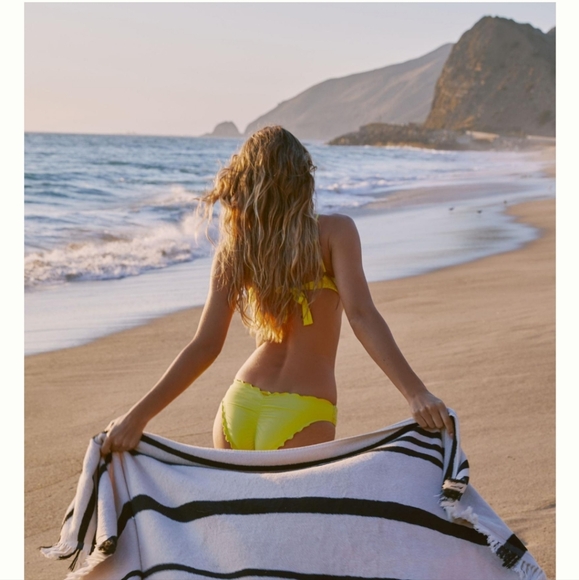 Luli Fama Chasing Stars Balconette Bikini Medium - Picture 7 of 15